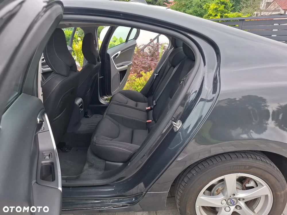 Volvo S60 D2 Momentum - 20