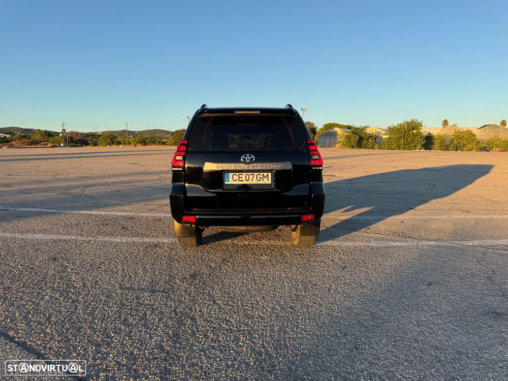 Toyota Land Cruiser Prado - 8
