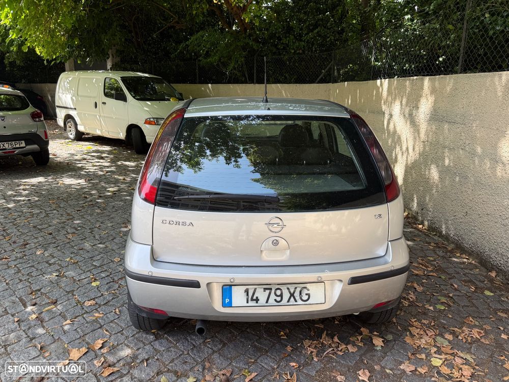 Opel Corsa 1.2 16V Cosmo - 4