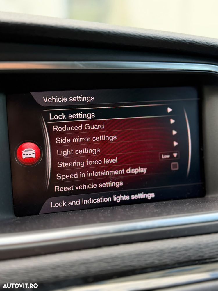 Volvo V40 D3 Aut. R-Design - 23