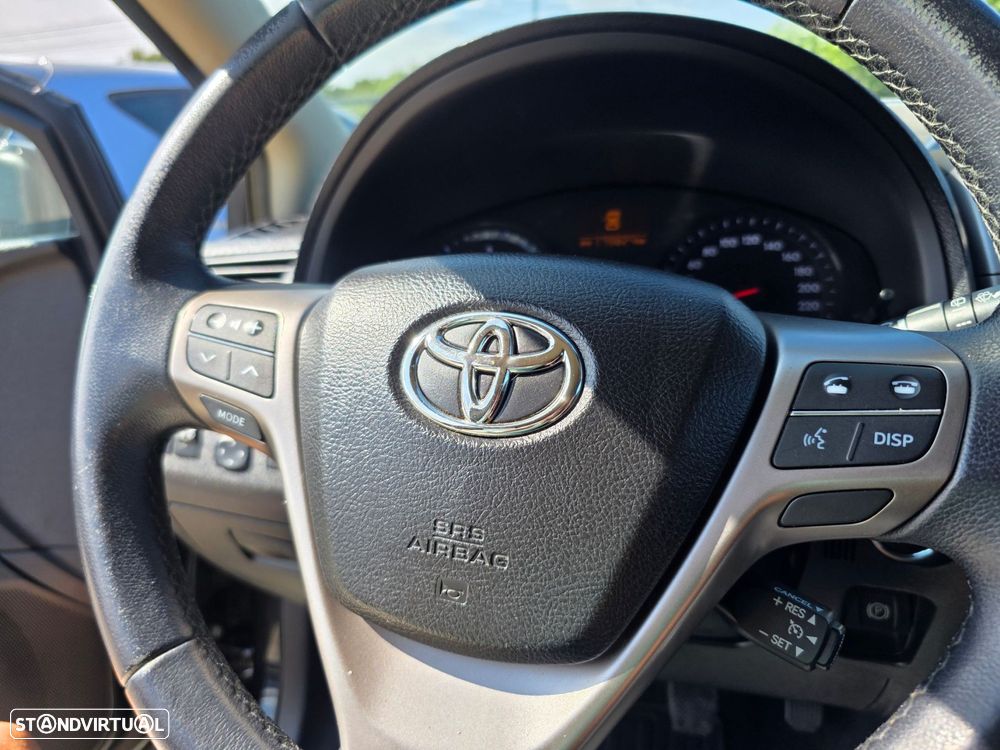 Toyota Avensis Touring Sports 2.0 D-4D Luxury - 16