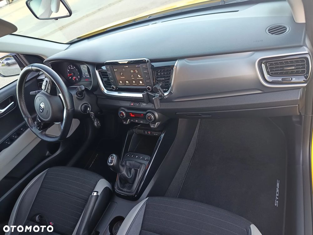 Kia Stonic 1.4 L - 19
