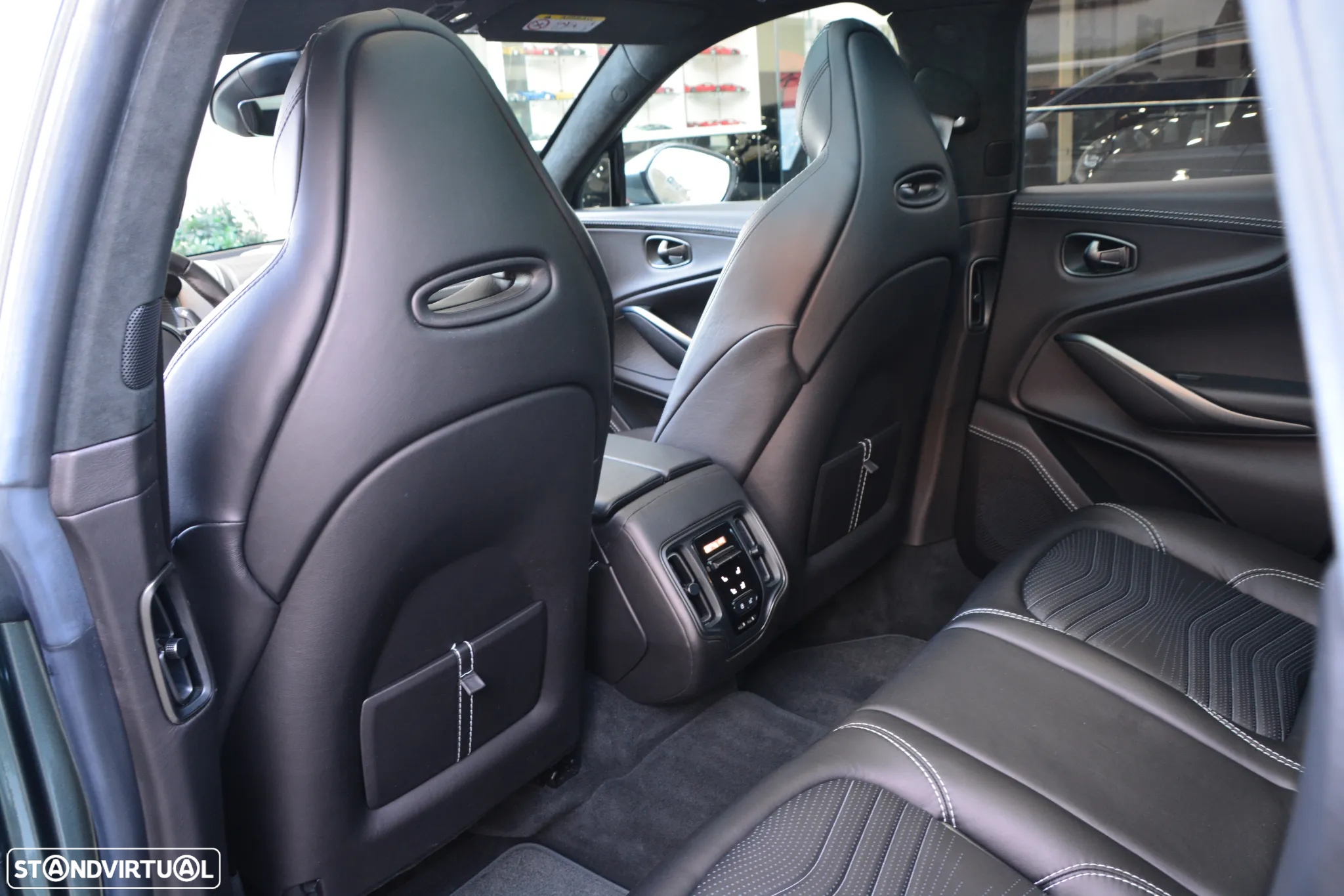 Aston Martin DBX Standard - 28