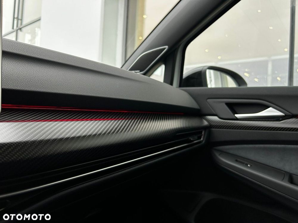 Volkswagen Golf - 24