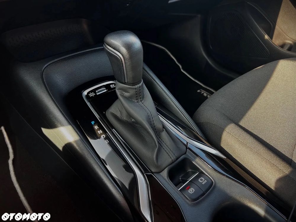Toyota Corolla 1.8 Hybrid GPF Comfort - 29