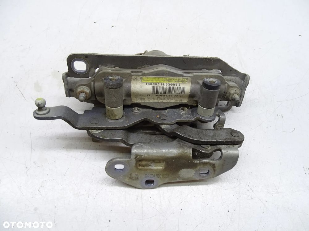 ZAWIAS NABÓJ PRAWY MASKI MERCEDES W212 W207 A2129066301 - 3