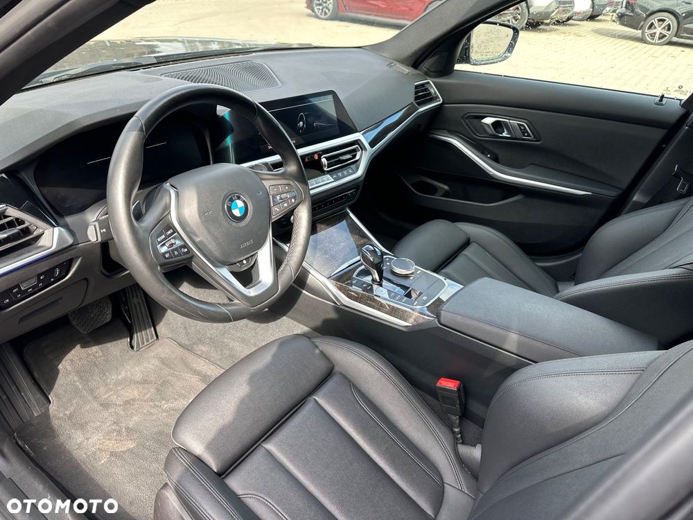 BMW Seria 3 328i xDrive - 11