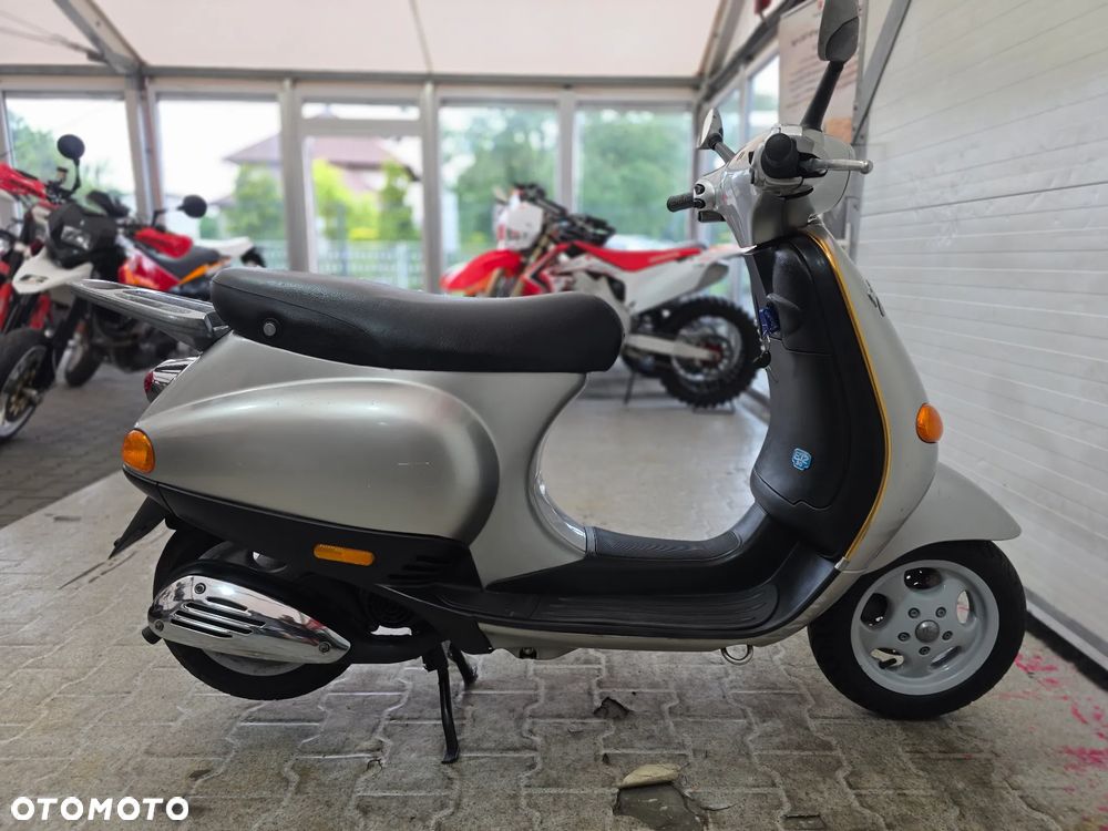 Piaggio Vespa - 25