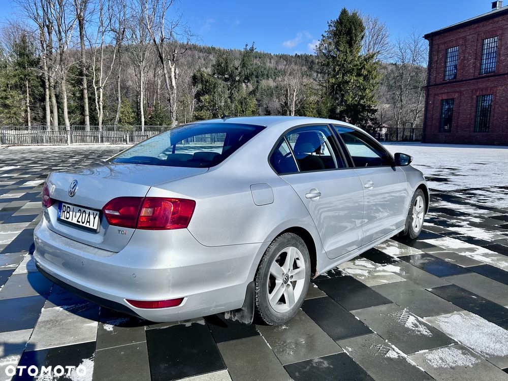 Volkswagen Jetta 1.6 TDI Comfortline - 5