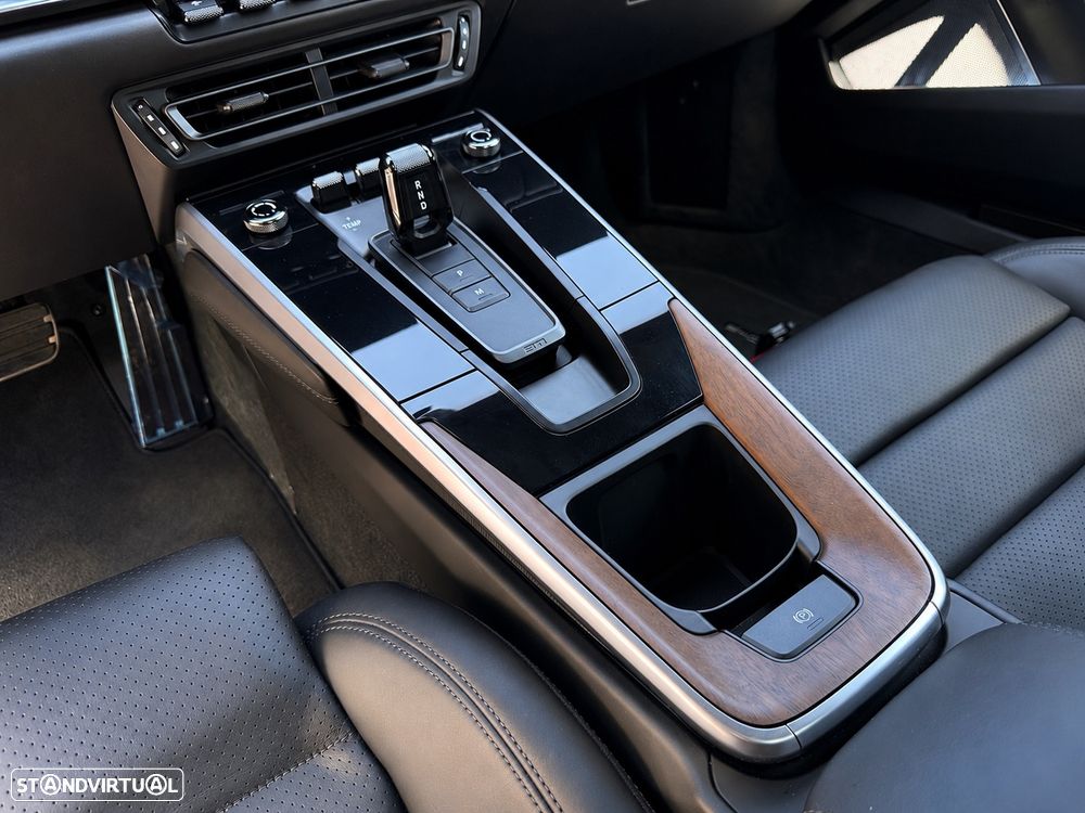 Porsche 911 (992) - 11