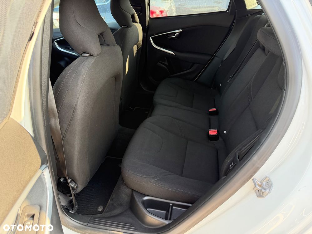 Volvo V40 D2 - 22