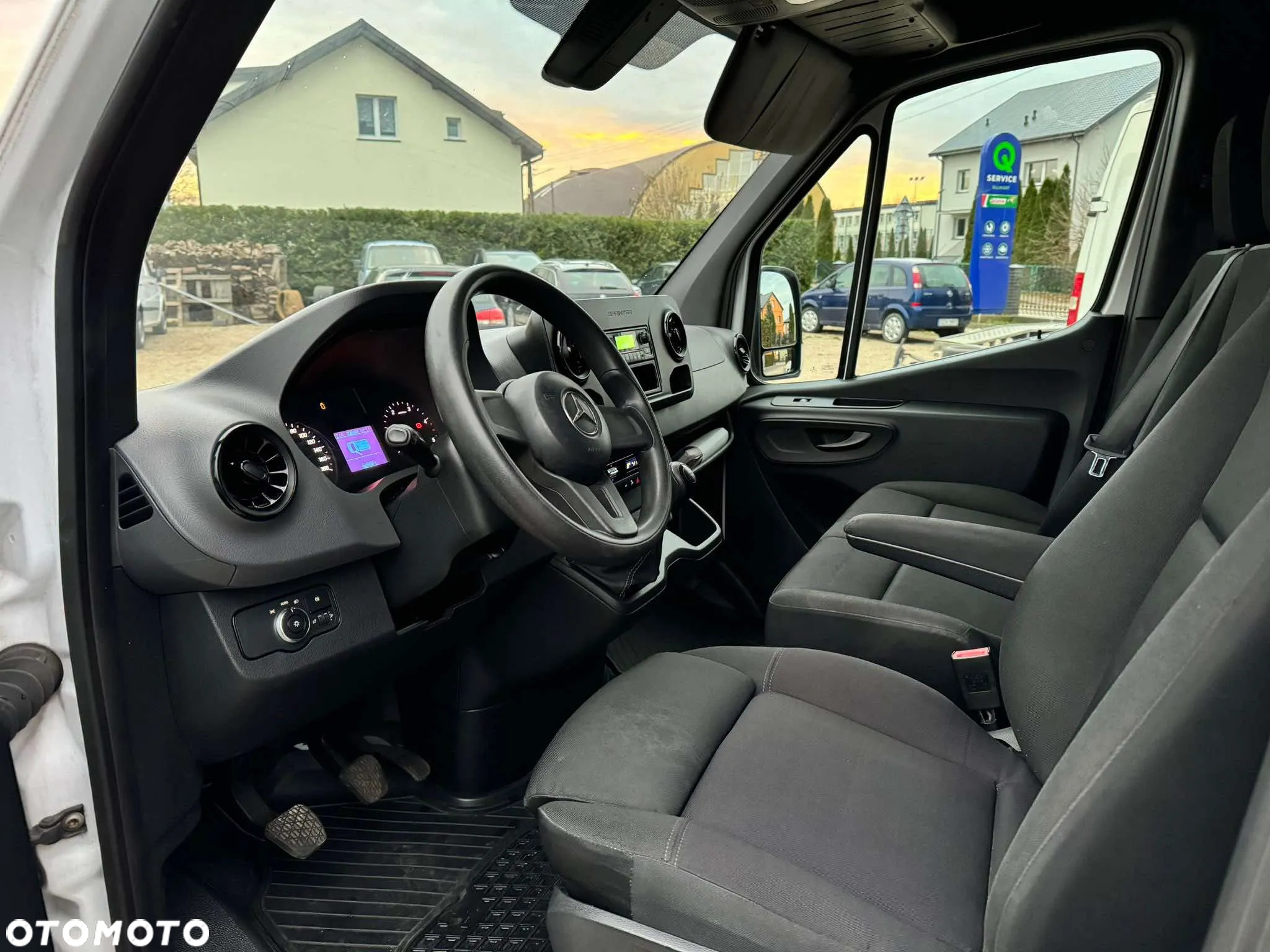 Mercedes-Benz Sprinter - 8