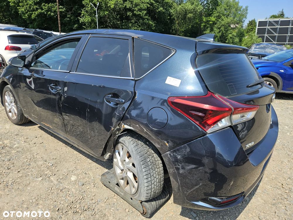 Toyota Auris 1.8 HSD Luna - 8