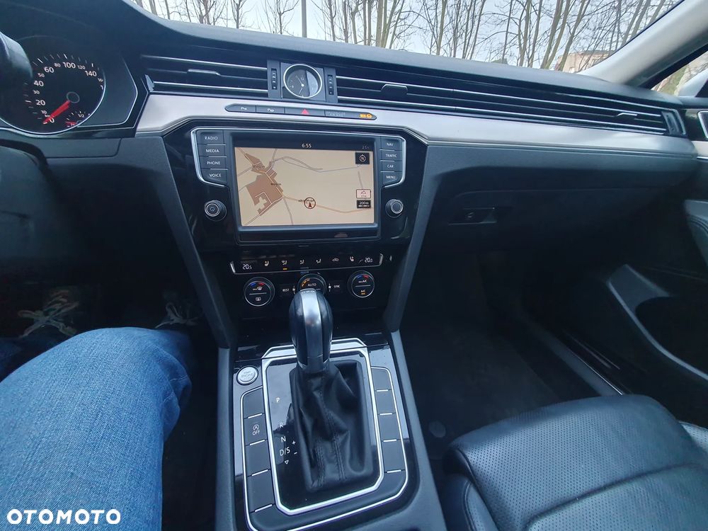 Volkswagen Passat 2.0 TDI SCR DSG Highline - 17