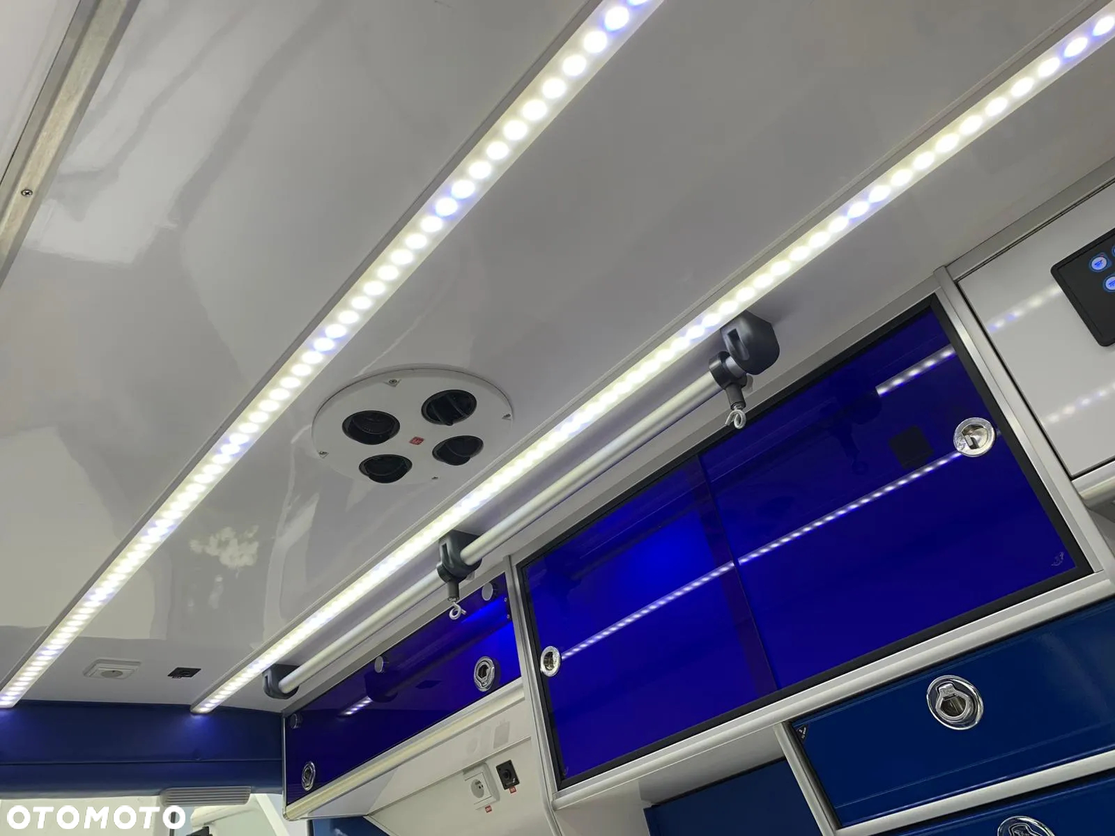 Volkswagen Transporter T6 Karetka Ambulans - 18