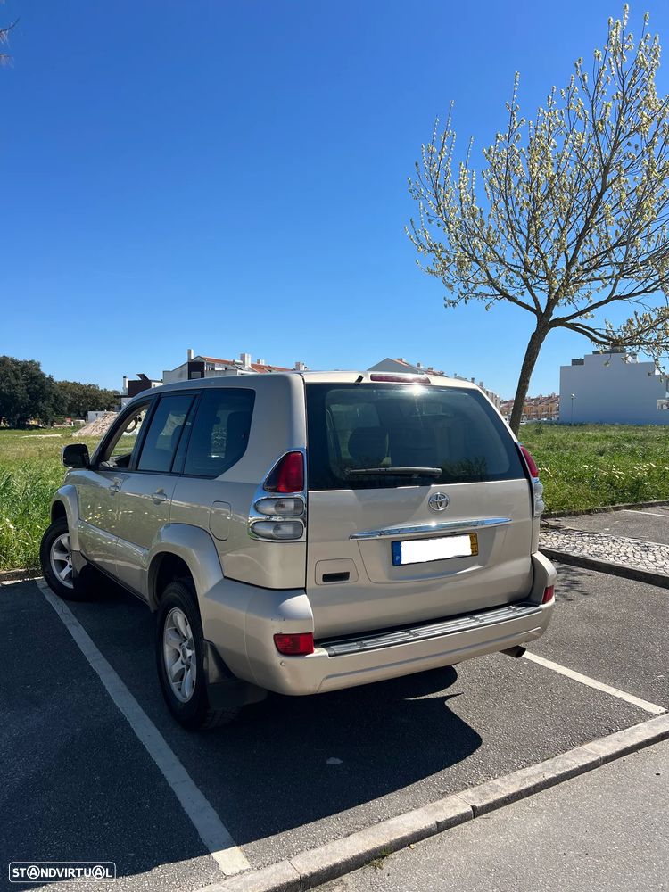 Toyota Land Cruiser Prado - 9