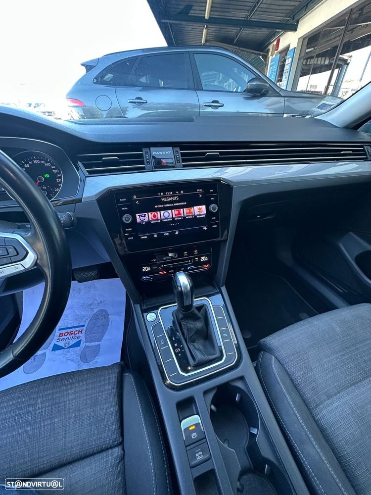 VW Passat Variant 2.0 TDi Business DSG - 12