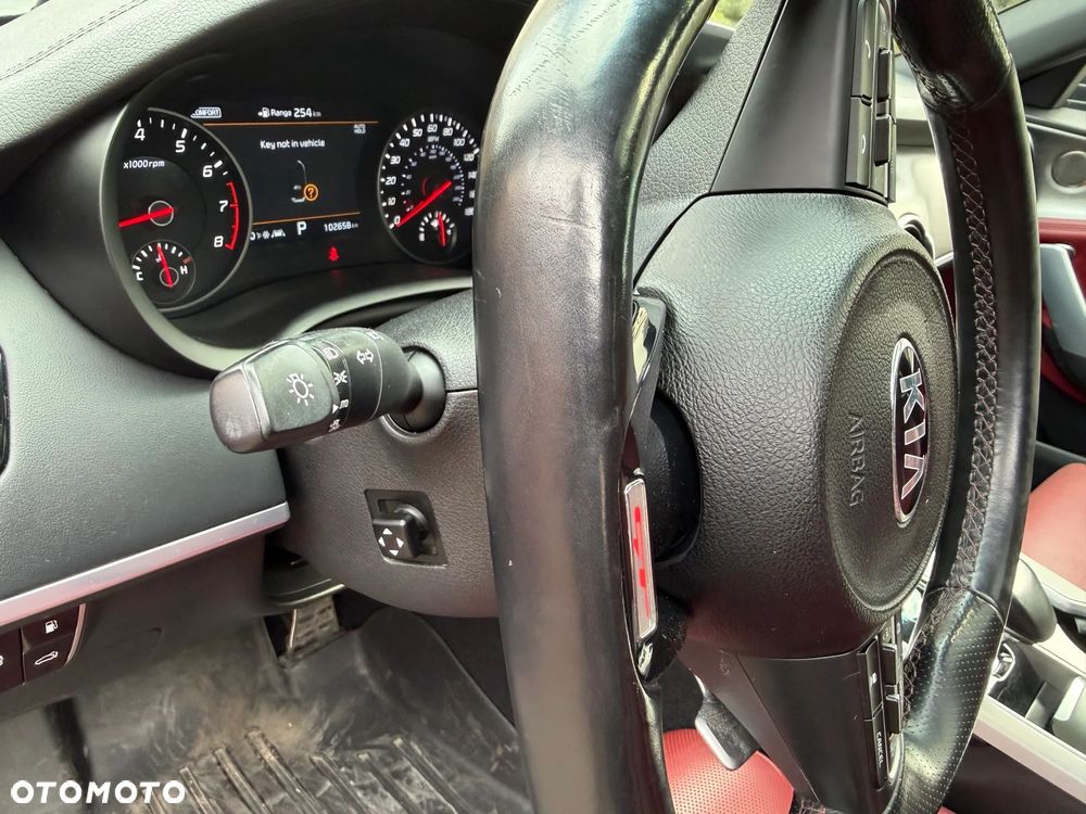 Kia Stinger 3.3 T-GDI AWD GT - 27