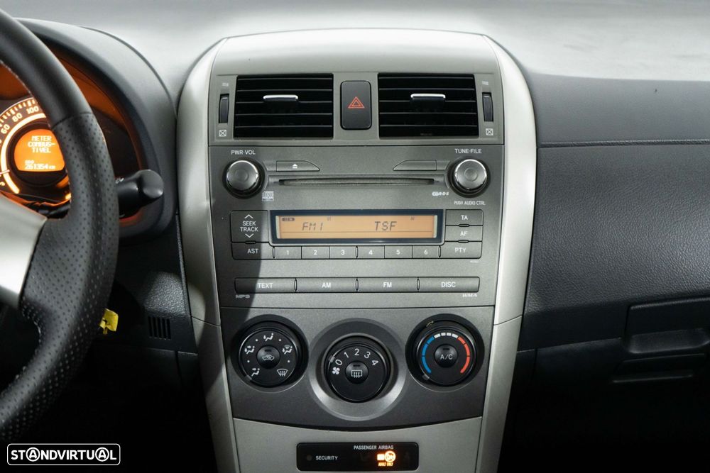 Toyota Corolla 1.4 D-4D Comfort - 18