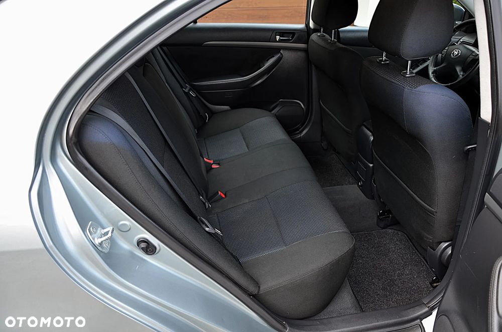 Toyota Avensis 2.0 D-4D Team - 20