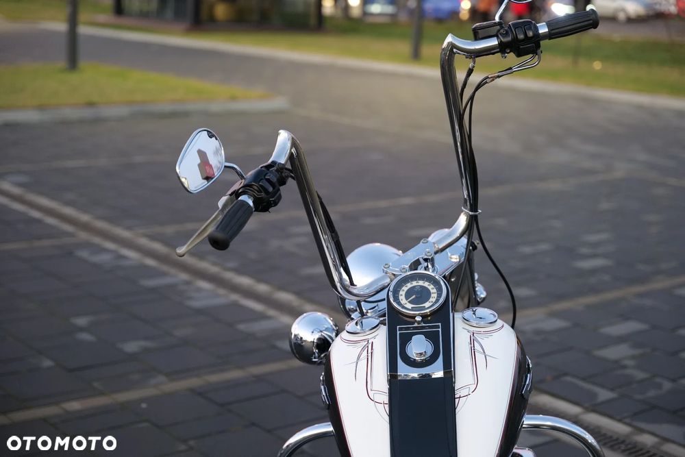 Harley-Davidson Softail Deluxe - 13