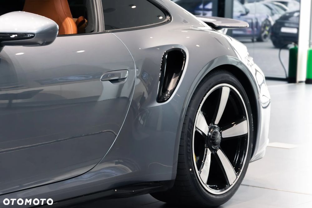 Porsche 911 Turbo S - 13