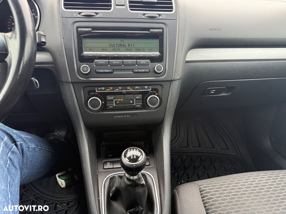 Volkswagen Golf 1.6 TDI DPF BlueMotion Technology Comfortline - 17