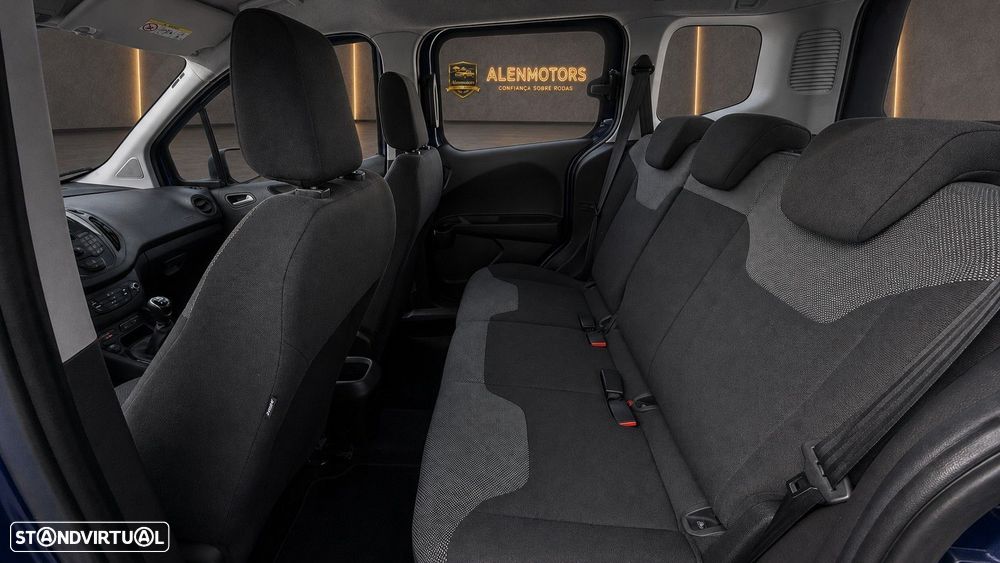 Ford Tourneo Courier 1.5 TDCi Titanium - 17