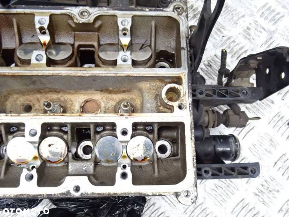 głowica silnika ford fiesta mk7 1.6 b - 10