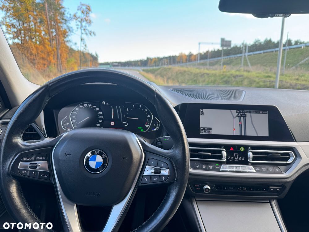 BMW Seria 3 318i - 12