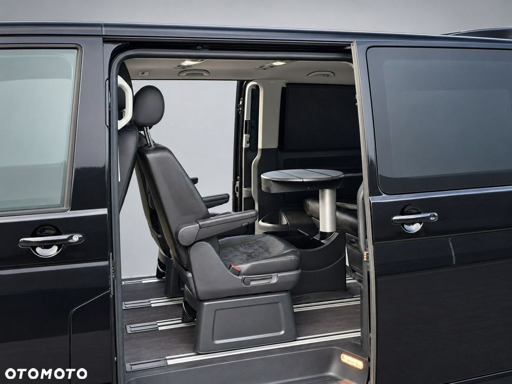 Volkswagen Multivan - 13