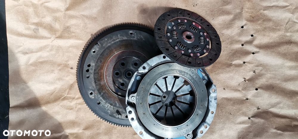 SPRZEGLO TARCZA DOCISK KPL OPEL AGILA 1.,2 - 3