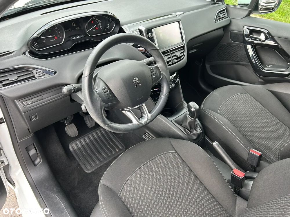 Peugeot 208 1.2 PureTech Style - 7