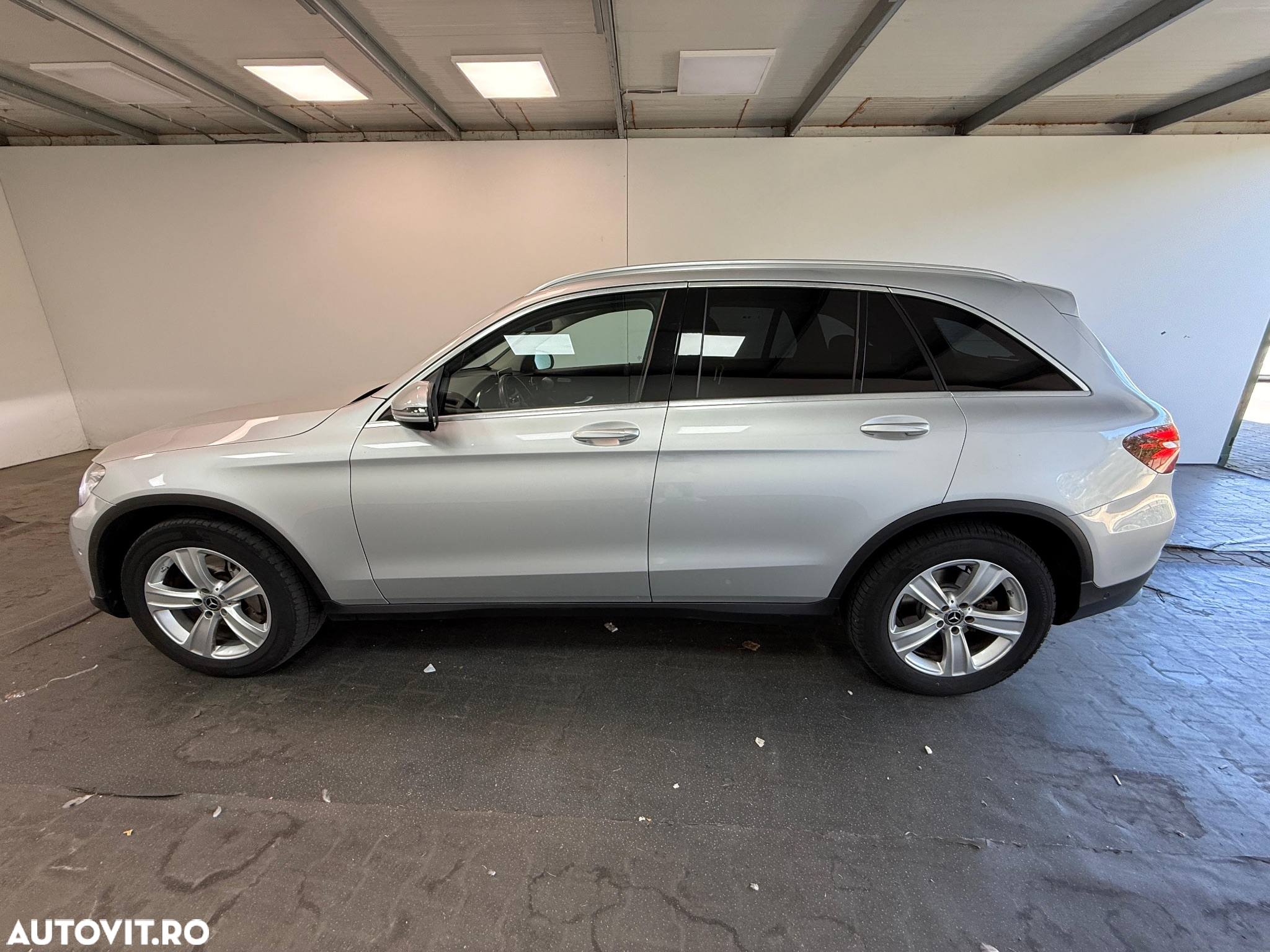 Mercedes-Benz GLC 220 d 4Matic 9G-TRONIC - 23