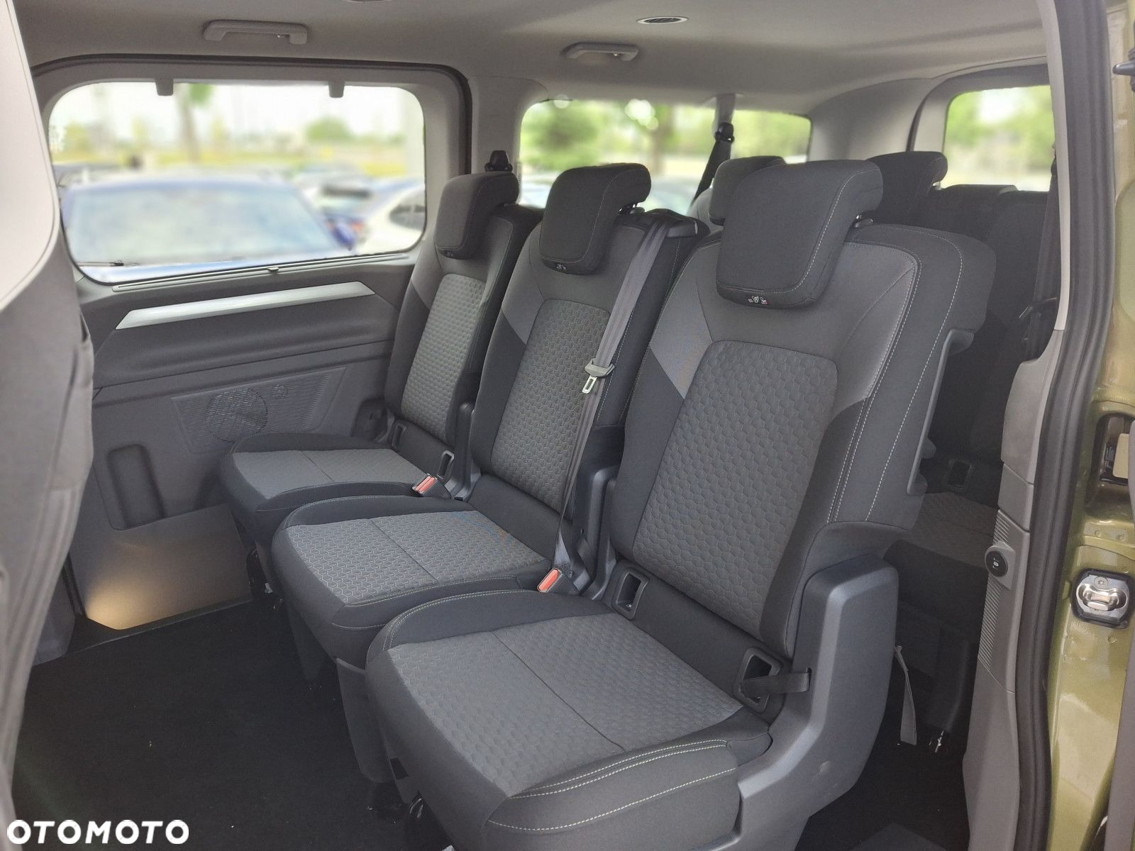 Volkswagen Caravelle - 22