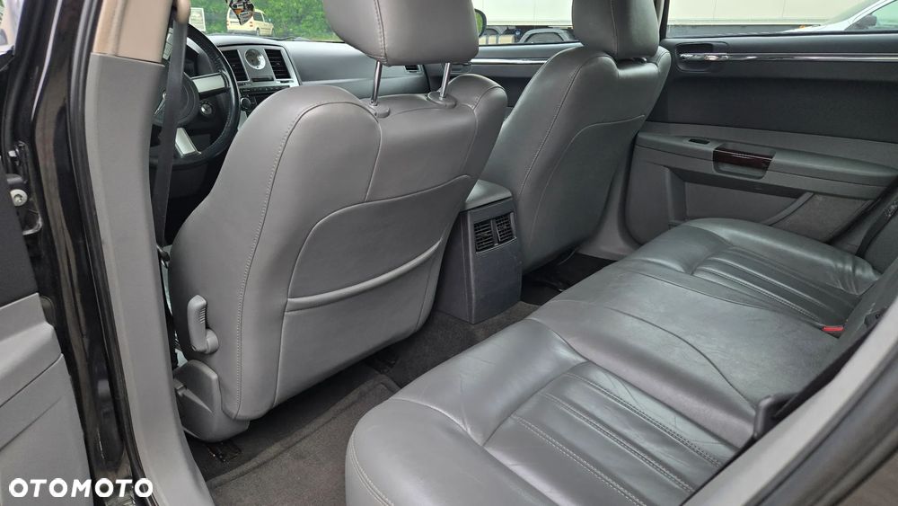 Chrysler 300C 3.5 V6 - 7