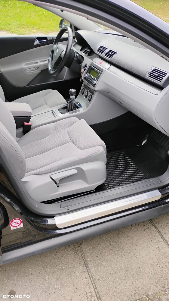 Volkswagen Passat 2.0 FSI Comfortline - 7