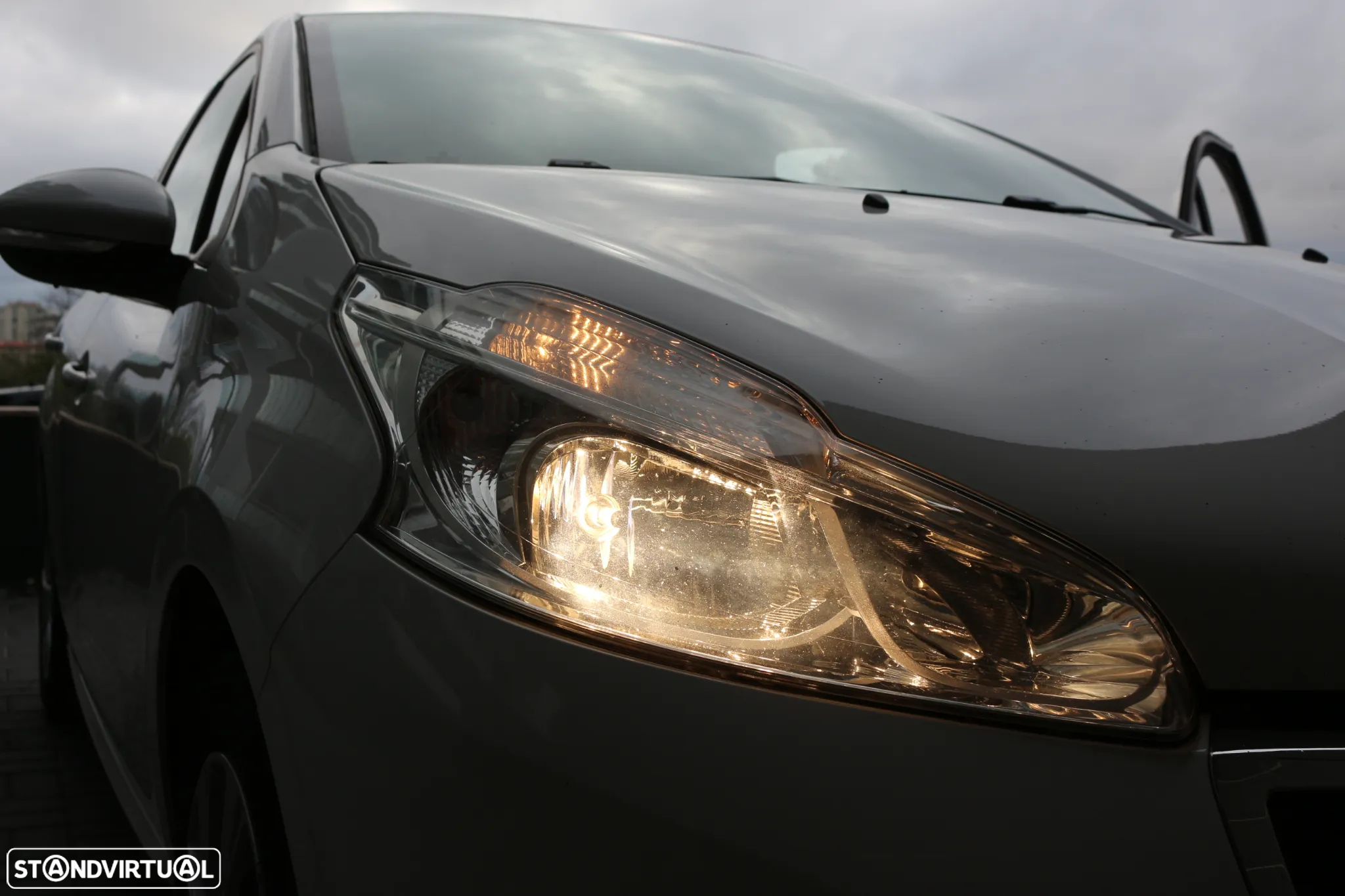 Peugeot 208 PREMIUM PACK 100CV - 8