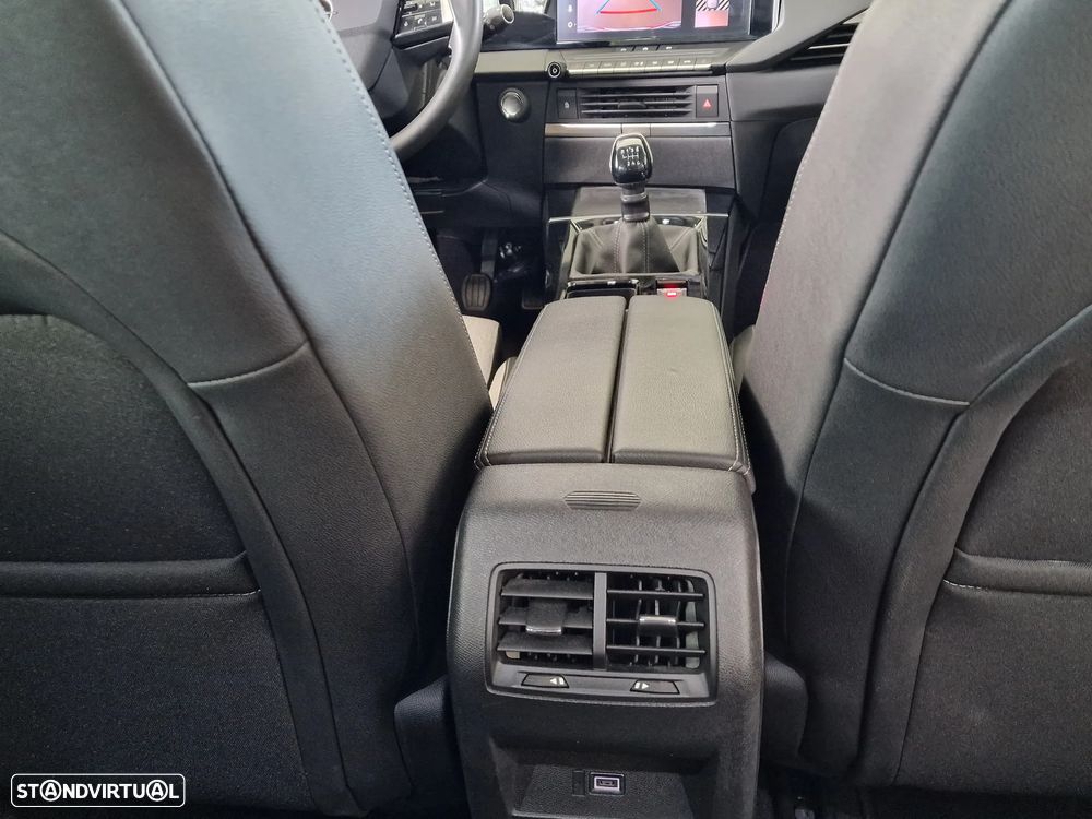 Opel Astra 1.5 D Elegance - 26