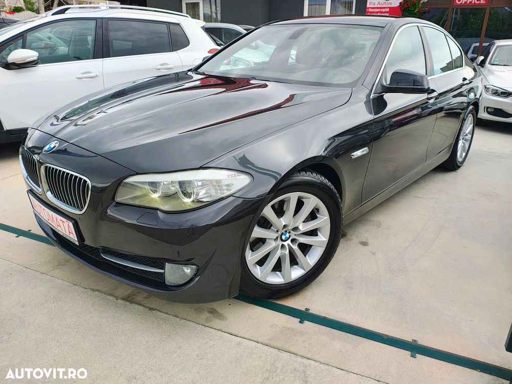 BMW Seria 5 520d Aut. Luxury Line - 13