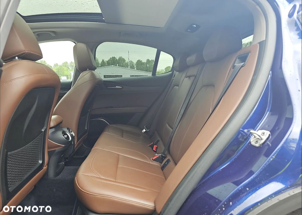 Alfa Romeo Stelvio 2.0 Turbo TI Q4 - 11