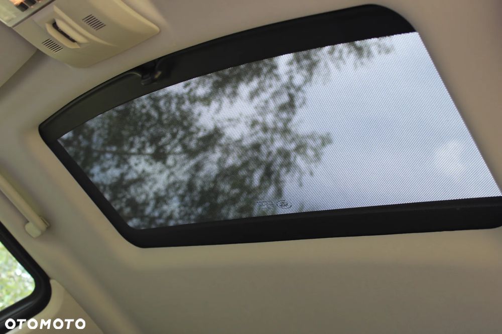 Land Rover Discovery IV 3.0 SD V6 Landmark - 17