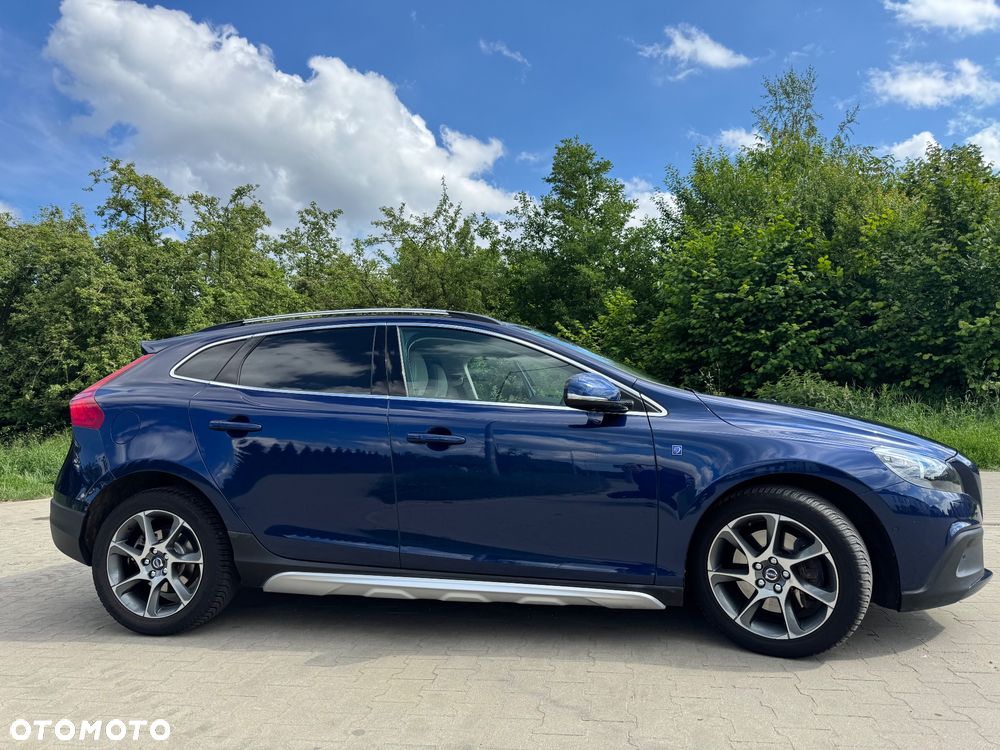 Volvo V40 Cross Country T4 Drive-E Ocean Race - 16