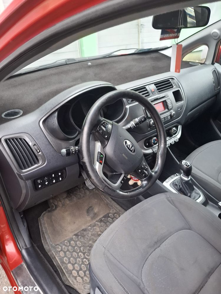 Kia Rio - 21