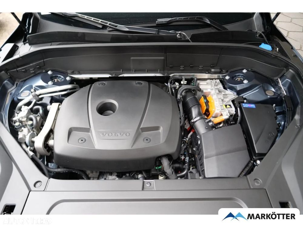 Volvo XC 90 T8 AWD Plug-in Hybrid Ultra Dark - 24