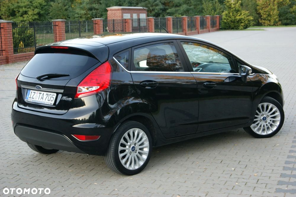 Ford Fiesta - 15