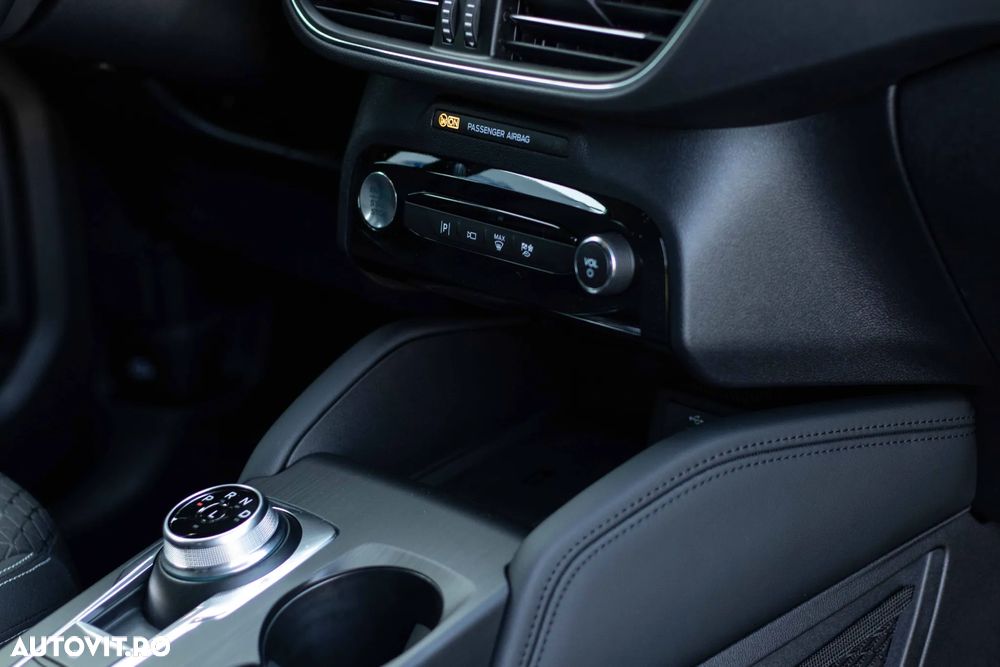 Ford Kuga 2.5 Duratec PHEV TITANIUM - 25