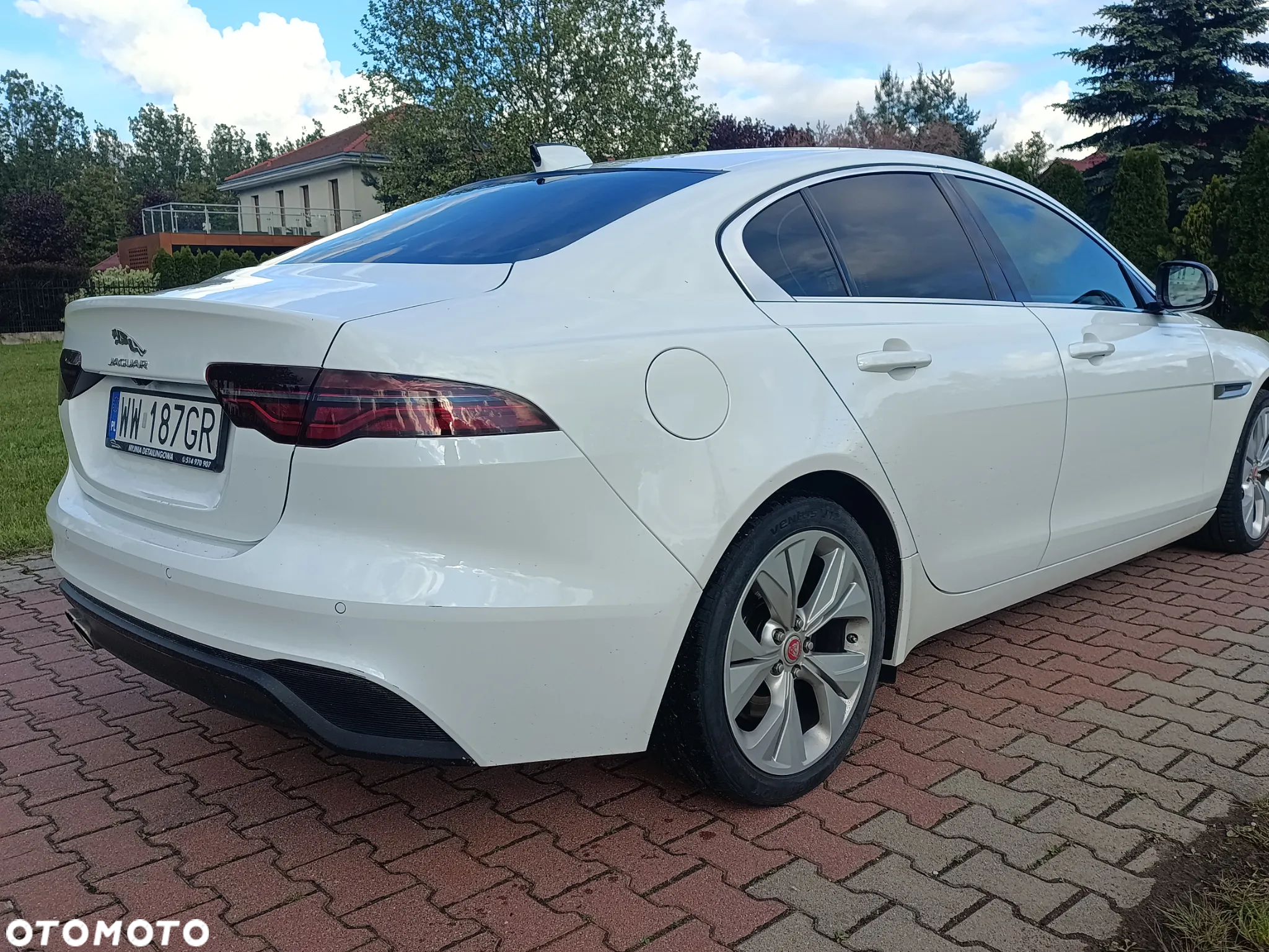Jaguar XE 2.0 D AWD Prestige - 6