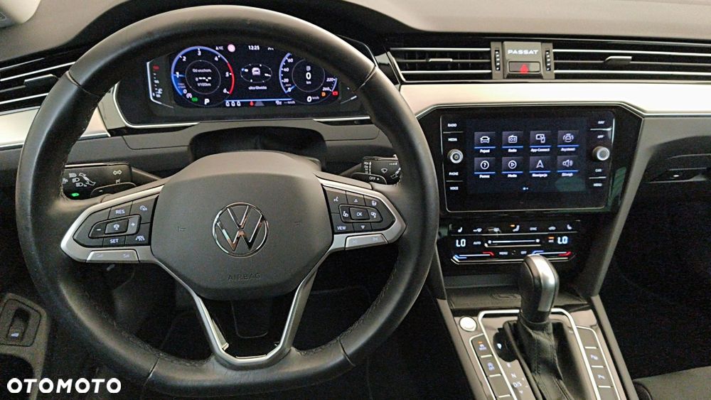 Volkswagen Passat - 9