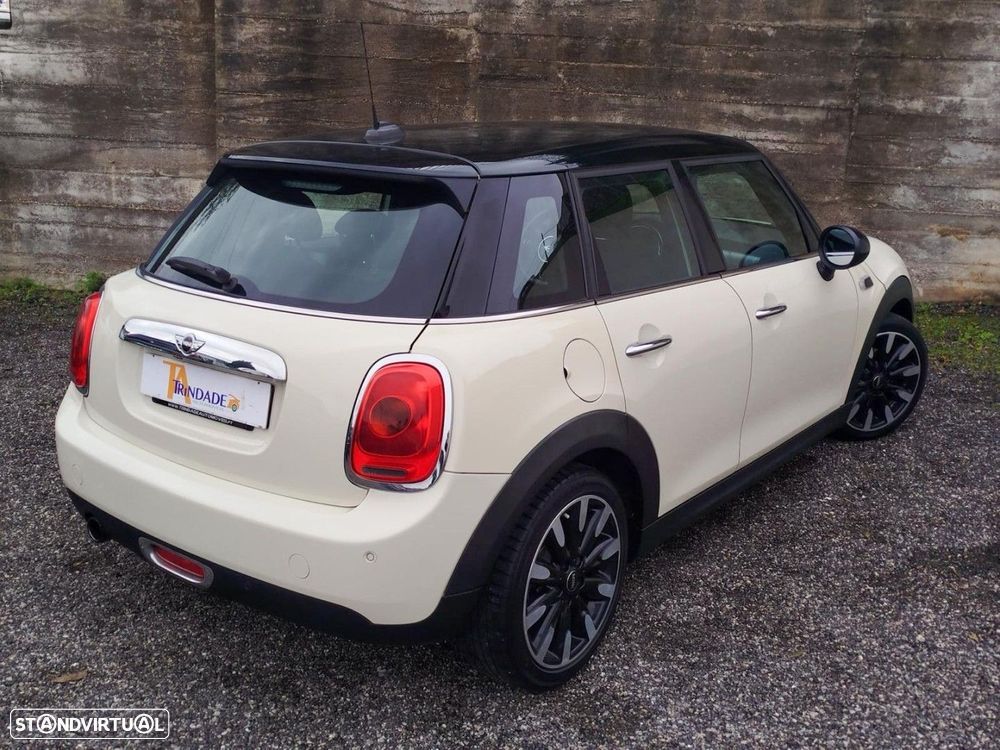 MINI 5 Portas Cooper D Auto - 15